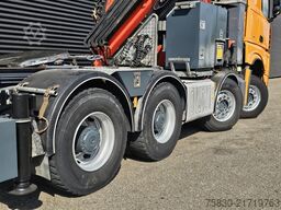 Mercedes-Benz Arocs 3251 8X4 / PALFINGER PK 65002 + JIB