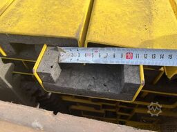 Höhe: 970 mm/ Innenbreite: 970 mm (inkl. Schaumstoff)/ gelb