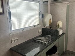Renault Midlum 220 MEDISCHE VRACHTWAGEN /CAMION MEDICAL...