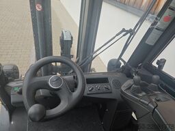 Linde H 25/600 Diesel Triplex Zinkenversteller