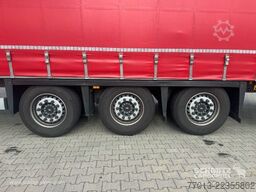 Schmitz Cargobull Curtainsider Mega