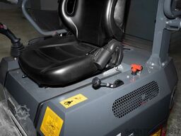 HZM 807 Profi, Perkins 25PS