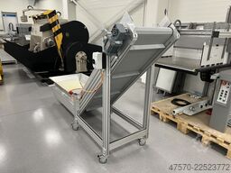 Conveyor belt for waste removal from guillotine, three-knife trimmer