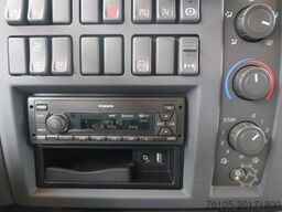 Volvo FL 250 Bakwagen + Dhollandia 1500 kg