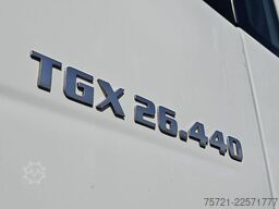 MAN 26.440 TGX 6X2 TAILLIFT