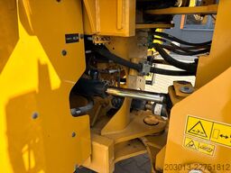 CATERPILLAR 950M Radlader mit Schaufel 2.062 BTH