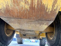 CATERPILLAR 950M Radlader mit Schaufel 2.062 BTH