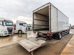 RENAULT D19 280 DTI+DHOLLANDIA 3T.
