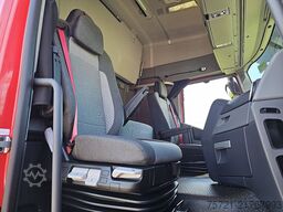 RENAULT T 520