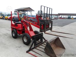 Weidemann 1013 mit 3 Anbaugeräte