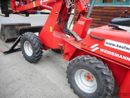Weidemann 1013 mit 3 Anbaugeräte