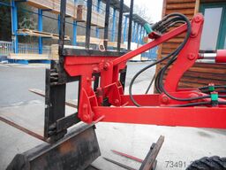 Weidemann 1013 mit 3 Anbaugeräte