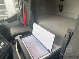 RENAULT T 480 4x2 Sleeper Cab  2L-HY