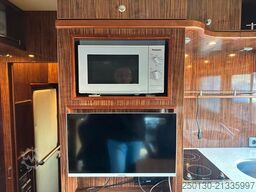 SCANIA R380 6x2 LL 7 Pferde + Bad/ TV/ WC/ Küche