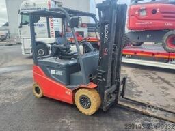 Toyota traigo 8FBMKT25