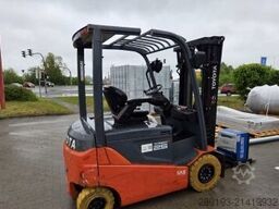 Toyota traigo 8FBMKT25