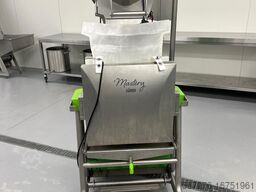 Zumex Food Engineering MASTERY Commercial Cold Press Juicer