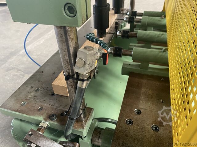 Horizontale boormachine met 4 spindels