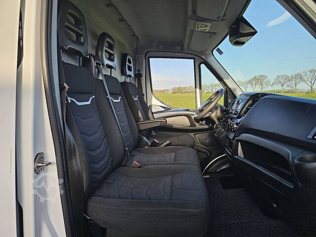 High-roof van IVECO DAILY 35S14       L2H2 Automaat Euro6!