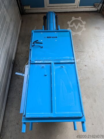 Plastic baler Mil-tek 205 TS