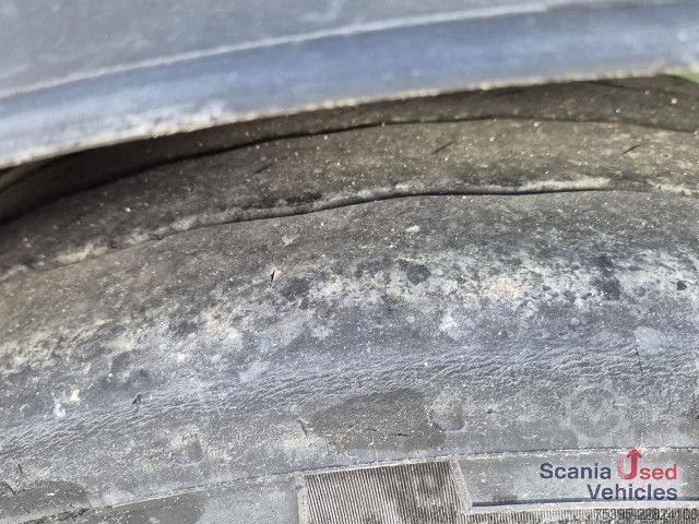 Naczepa otwarta z plandeką Schwarzmüller J-Serie JOLODA Unfall !