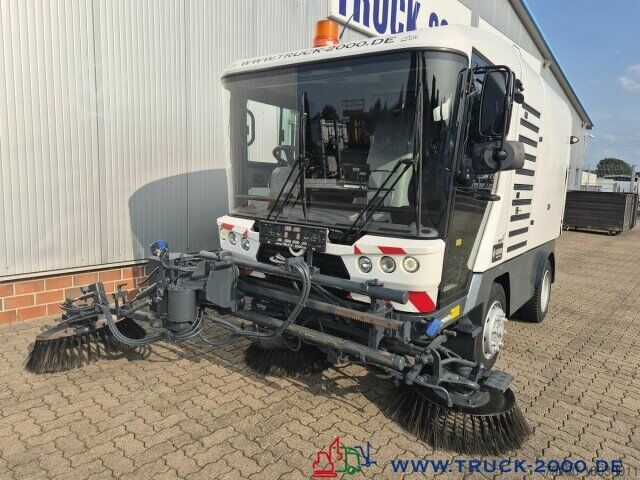 Balayeuse de voirie Ravo Ravo 540 3 Besen Sweeper 62 km/h Autobahn fähig