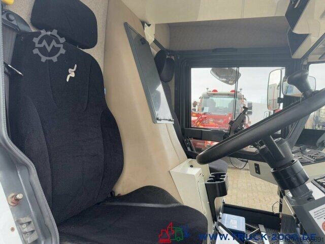 Balayeuse de voirie Ravo Ravo 540 3 Besensystem Sweeper + Sprühen 50 Km/h