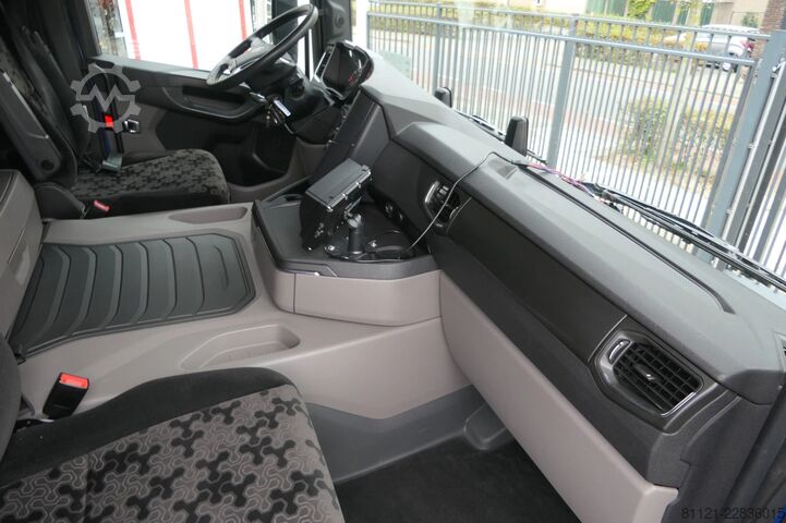 Posuvná plachta Scania G320 NGS | Sliding curtains | Dhollandia 2000Kg...