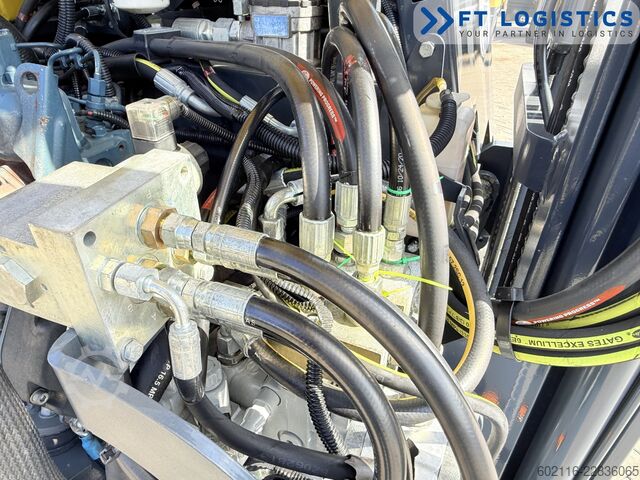 četvorosmerni viljuškar Combilift CB3000 DIESEL TRIPLEX 5500 FREE-LIFT