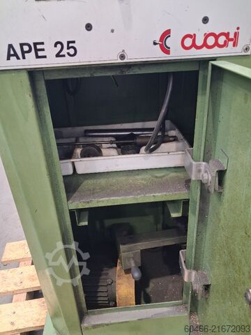 Fúrószár élezőgép CUOGHI APE25