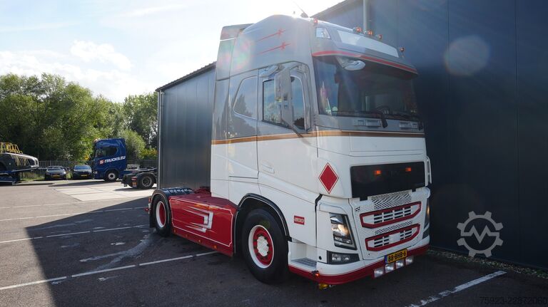  Volvo FH500 ADR GLOBETROTTER SHOWTRUCK