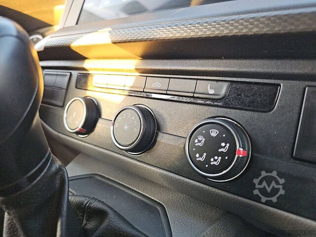 Camioneta familiar de techo alto VOLKSWAGEN TRANSPORTER 2.0 TDI L2H1 Navi 4 Motion