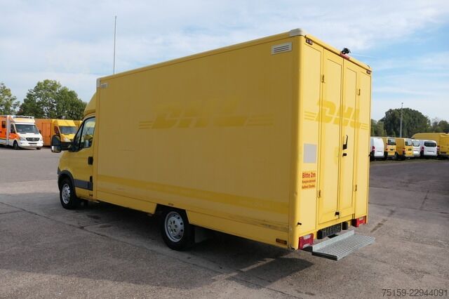 Vrachtwagen met bakwagen iveco Daily 35 S11 C30C AUTOMATIK KAMERA Regale LUFT DURCHGANG EURO-5 CoC
