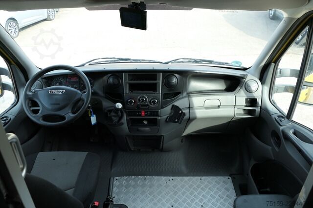 Vrachtwagen met bakwagen iveco Daily 35 S11 C30C AUTOMATIK KAMERA Regale LUFT DURCHGANG EURO-5 CoC