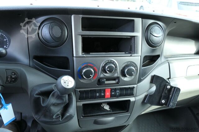 Vrachtwagen met bakwagen iveco Daily 35 S11 C30C AUTOMATIK KAMERA Regale LUFT DURCHGANG EURO-5 CoC