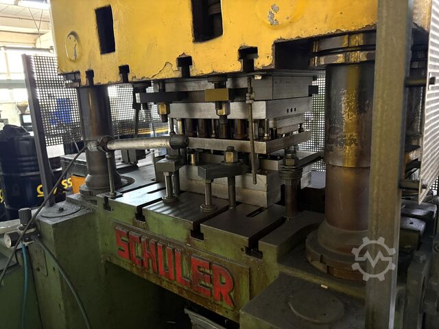 Mechaniczna prasa wielostanowiskowa SCHULER nan