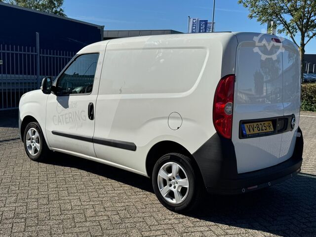 Karavan sa visokim krovom Opel Combo 1.3 CDTi ecoflex edition