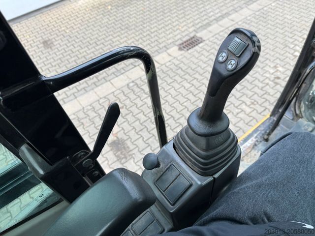 Mobile excavator CATERPILLAR M318D Mobilbagger *9.235 h *Schnellw. *Greifer