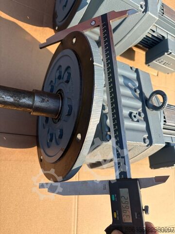  Motoreduktor SEW EURODRIVE RF77 DT80N4 BMG/HF/ES1S 0,75kW
