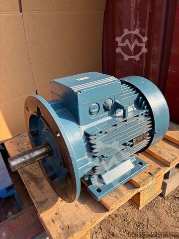  Silnik elektryczny KSB 11kW 1460rpm 400/690VIM B35 3-fazowy