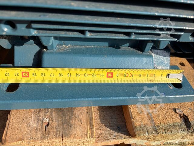  Silnik elektryczny KSB 11kW 1460rpm 400/690VIM B35 3-fazowy