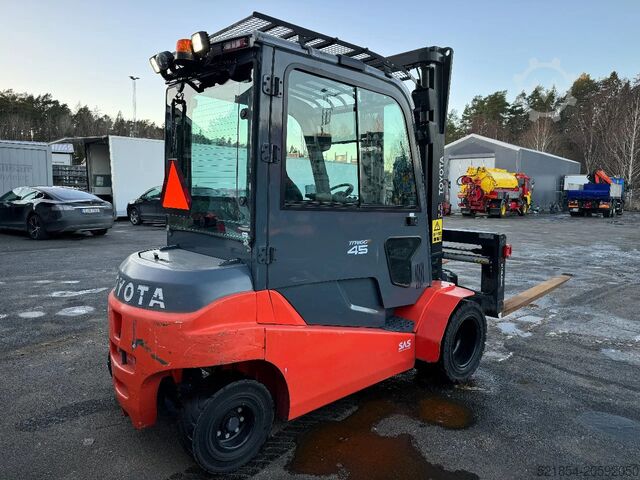 Gaffeltruck Toyota 8FBMT45 Electric, 3.600h, 2015
