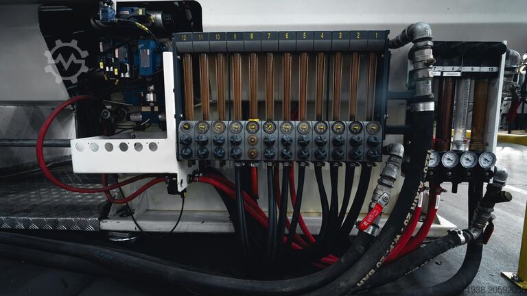 Μηχανή χύτευσης με έγχυση BATTENFELD HM 270/1330