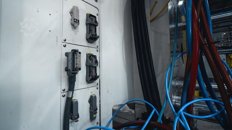 Μηχανή χύτευσης με έγχυση BATTENFELD HM 270/1330