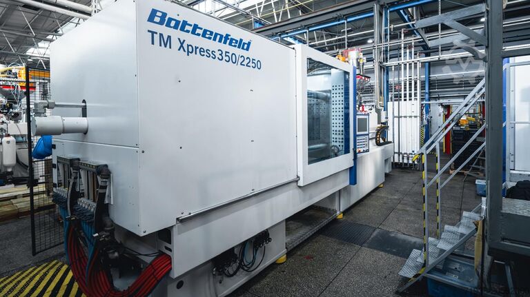 Fröccsöntő gép BATTENFELD TM Xpress 350/2250