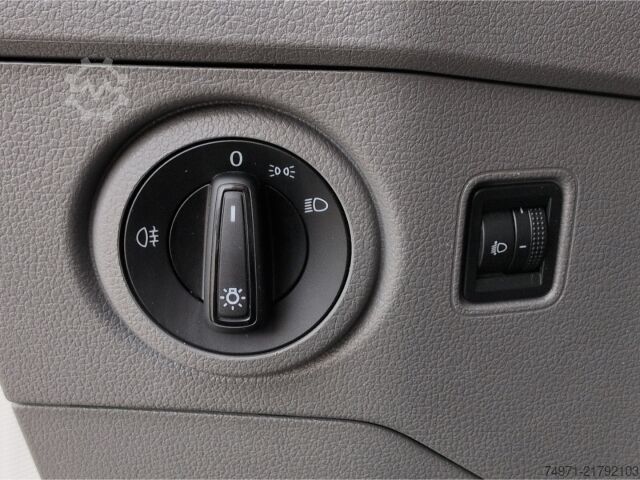 Camião de caixa fechada MAN TGE 3.140 Koffer LR*3-Sitzer Klima Bluetooth DAB
