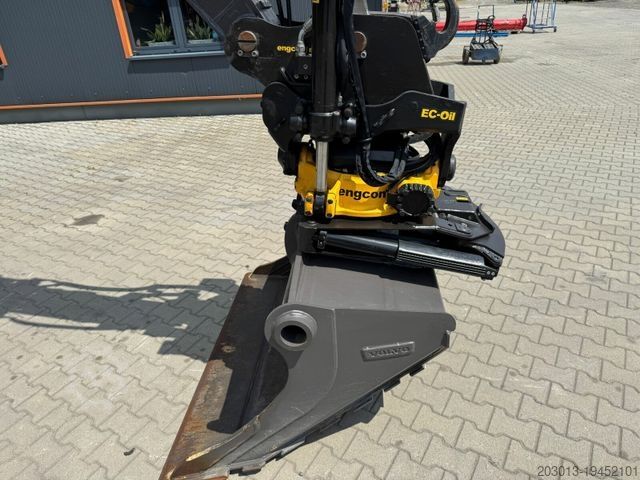 Excavator pe roți VOLVO EWR150E Mobilbagger mit ROTATOR ENCONG EC319