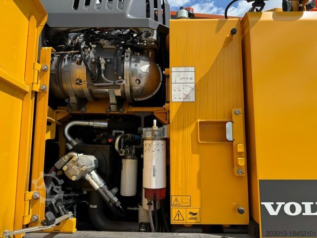 Excavator pe roți VOLVO EWR150E Mobilbagger mit ROTATOR ENCONG EC319