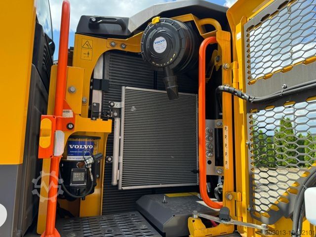 Excavator pe roți VOLVO EWR150E Mobilbagger mit ROTATOR ENCONG EC319