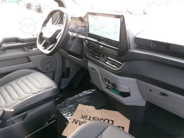 Minibuss FORD Tourneo Custom 320L2 AT Titanium AHK ACC